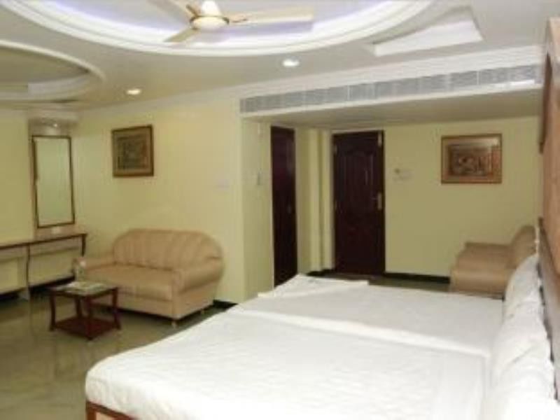 Shri Perumal Inn Pondicherry Exterior photo